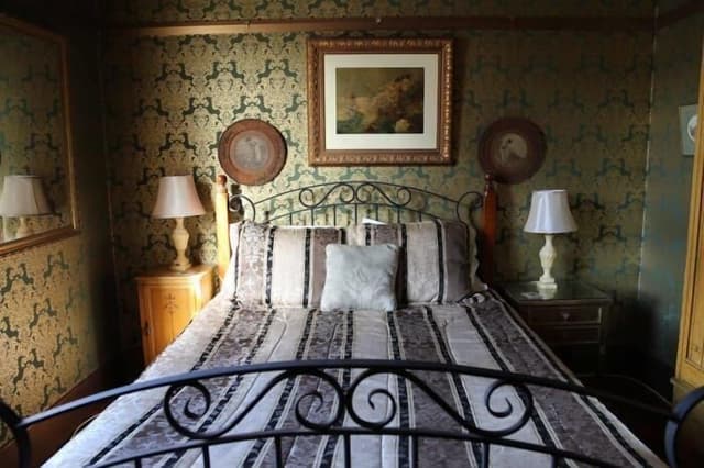 Standard Suite, 1 Bedroom, Non Smoking, Shared Bathroom (Room 2)