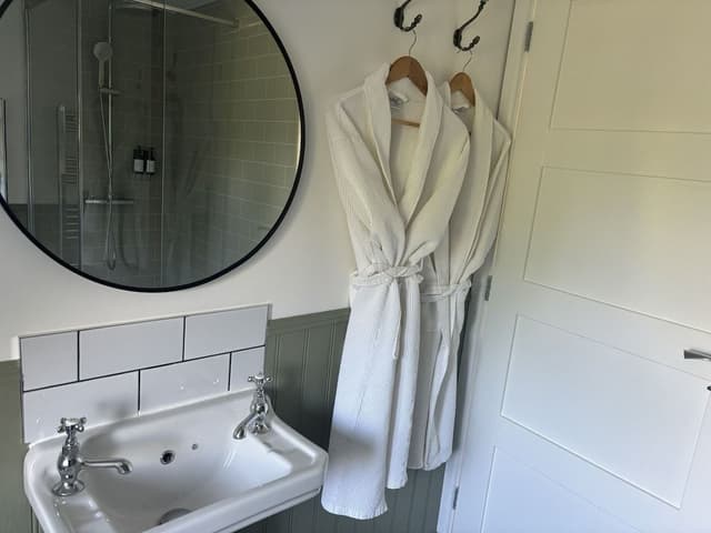 Luxury Apartment, Ensuite, Garden View (First Floor Apartment)