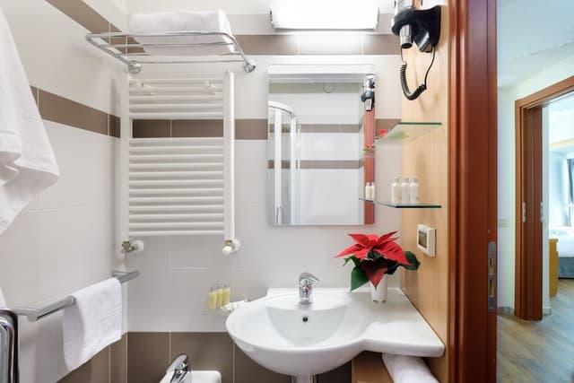 Classic Quadruple Room (2 adults + 2 children)