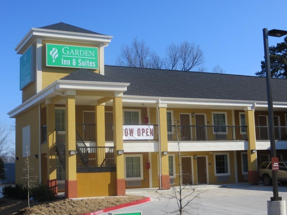 Garden Inn and Suites Little Rock1
