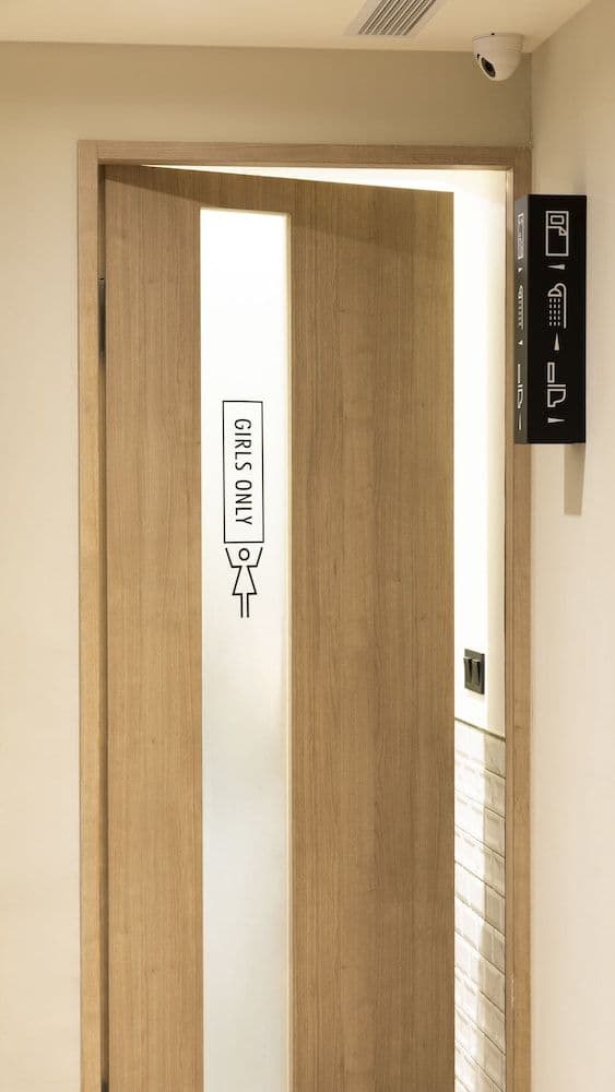 Shared Dormitory, Women only, Shared Bathroom