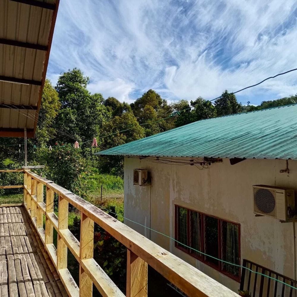 Kinabalu Poring Vacation Lodge1