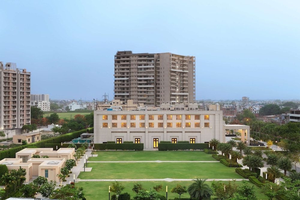 DoubleTree by Hilton Agra0