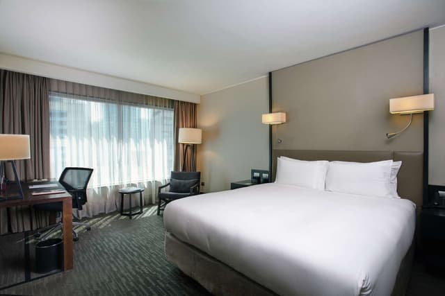 1 KING BED