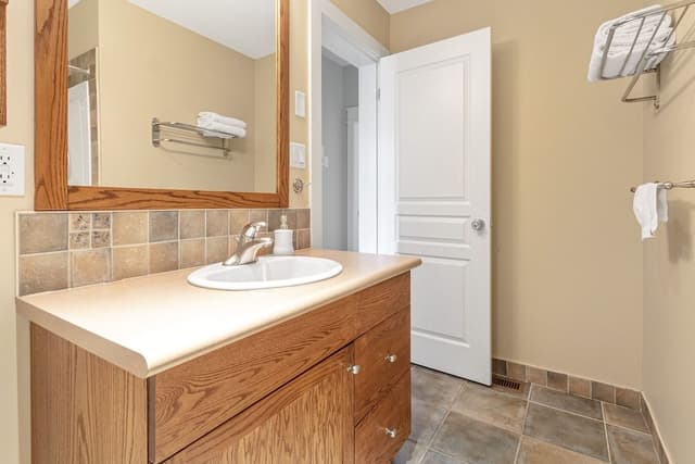 Premium Townhome, 2 Bedrooms (115 Rivergrass - No Pets Allowed)