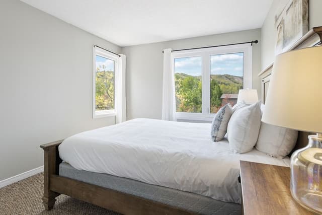 Premier Condo, 3 Bedrooms (226 Wintergreen - Pet Friendly)