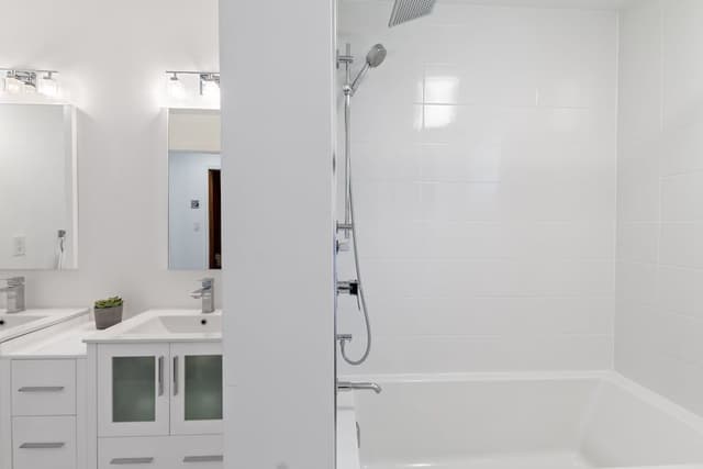 Premier Condo, 3 Bedrooms (109 Wintergreen - No Pets Allowed)