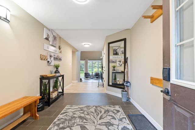 Deluxe Condo, 4 Bedrooms (106 Wintergreen - No Pets Allowed)