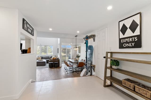 Premier Condo, 3 Bedrooms (109 Wintergreen - No Pets Allowed)