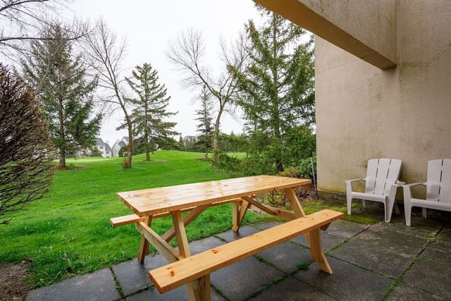 Premier Condo, 3 Bedrooms (118 Wintergreen - No Pets Allowed)