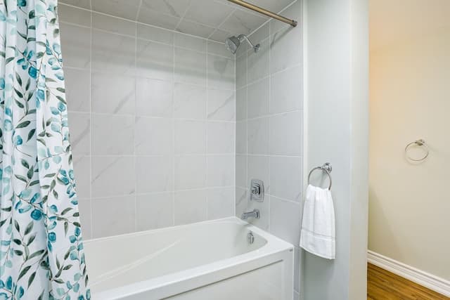 Premier Condo, 3 Bedrooms (118 Wintergreen - No Pets Allowed)