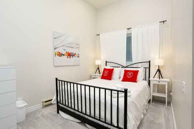 Premier Condo, 3 Bedrooms (118 Wintergreen - No Pets Allowed)