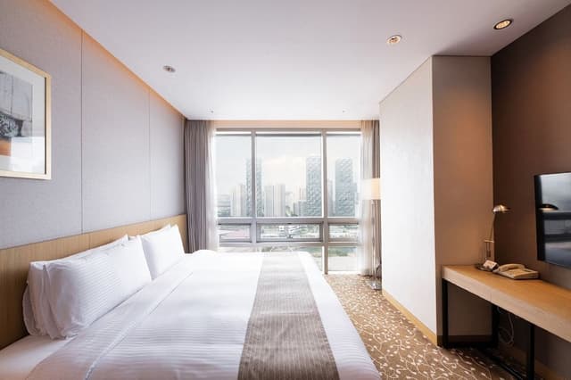 Suite, 1 King Bed