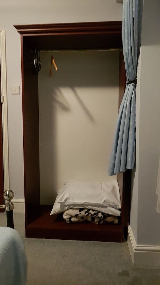Double Room (Lower Ground Floor rear)