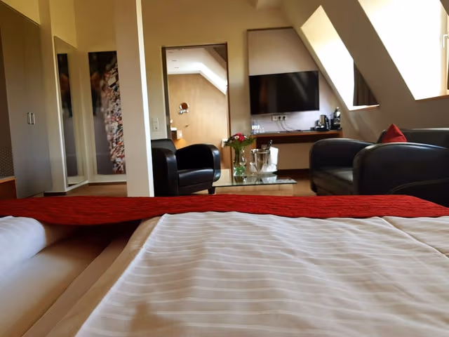 Junior Suite (cathedral view)