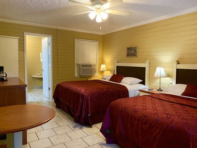Standard Room, Multiple Beds, Non Smoking