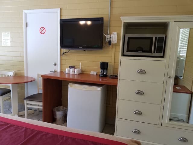 Standard Room, Multiple Beds, Non Smoking
