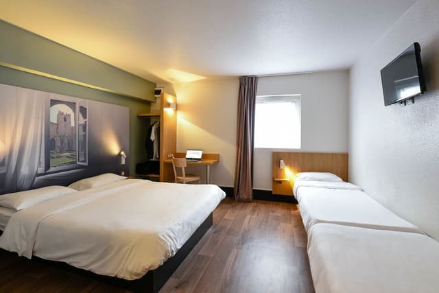 Quadruple Non-Smoking Room