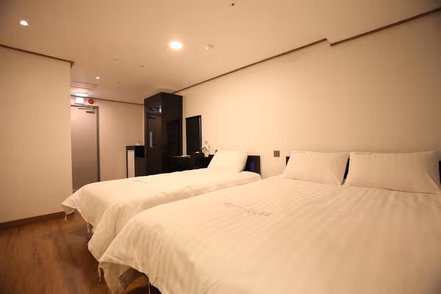 Standard Triple Room, Multiple Beds (D room)