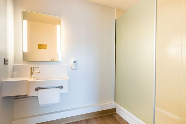 Triple Non-Smoking Room