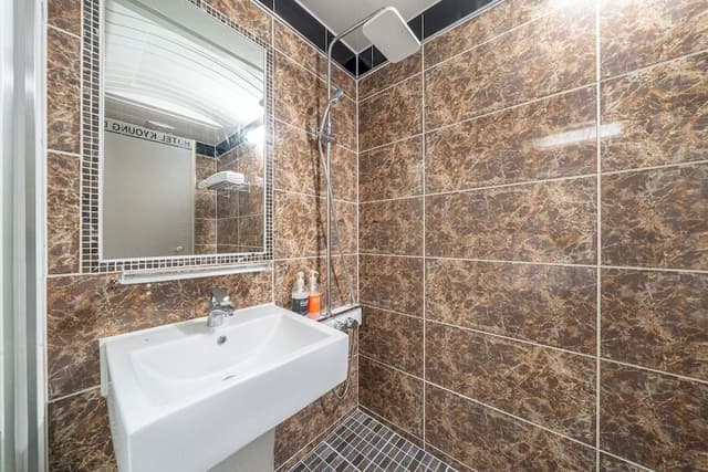 Standard Twin Room