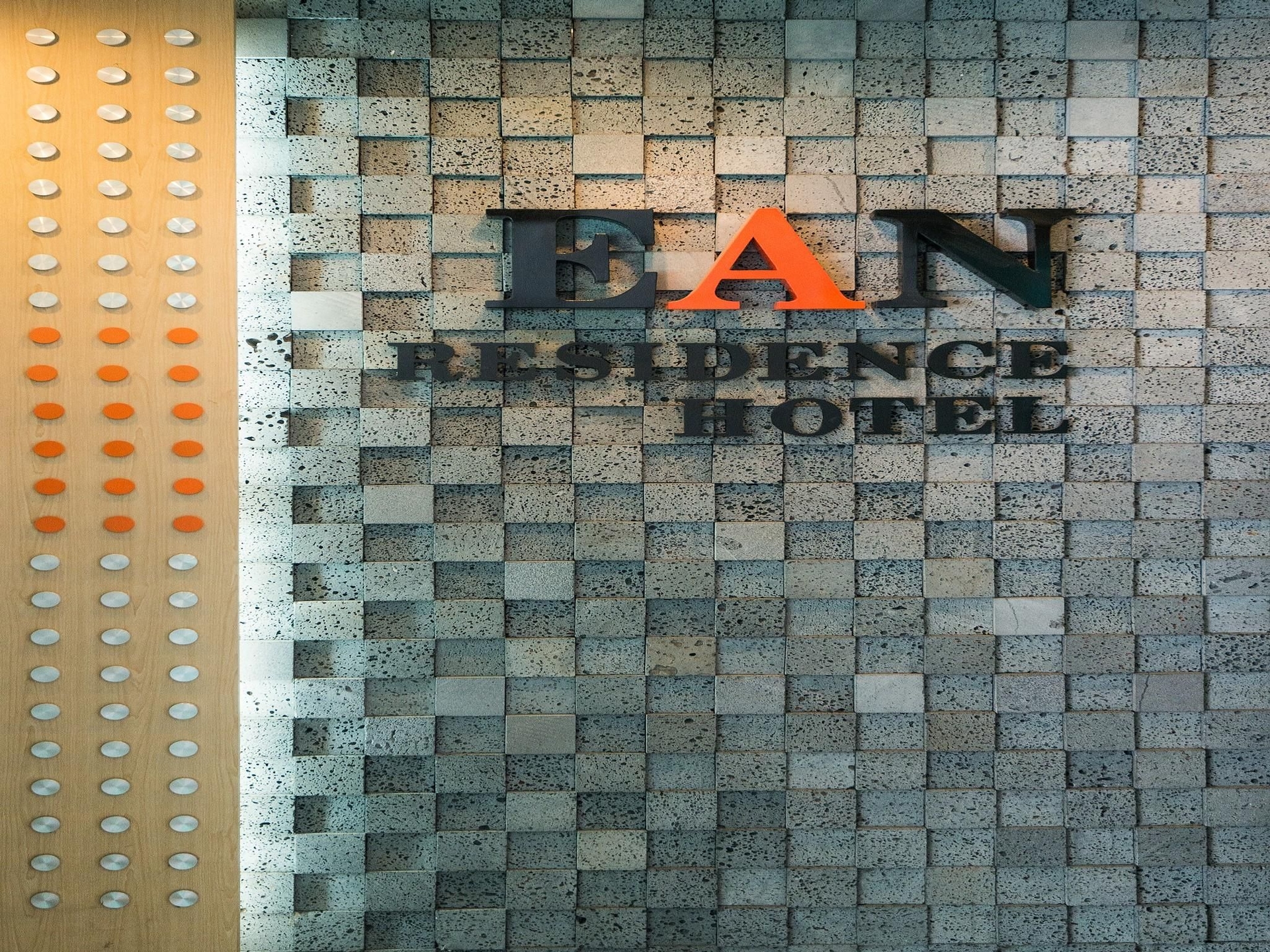 อีอัน เรสิเดนซ์ (Ean Residence)1