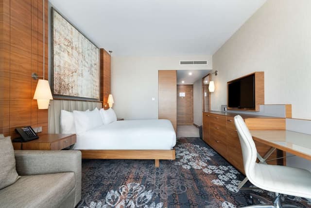 FAMILY CONNECTING ROOM
