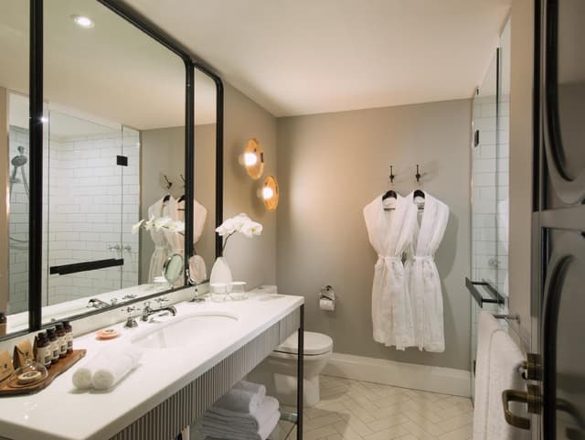 Executive Queen Room