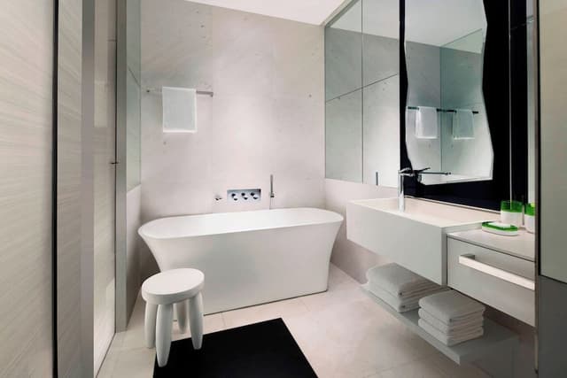 Club Premier Room, 1 King Bed, Non Smoking (Executive Lounge Access)