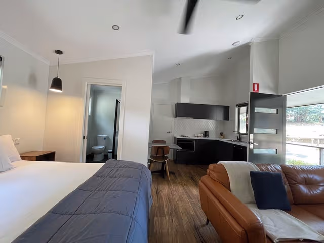 Studio Cabin - Sleeps 2