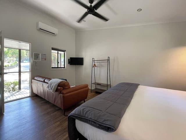 Studio Cabin - Sleeps 2