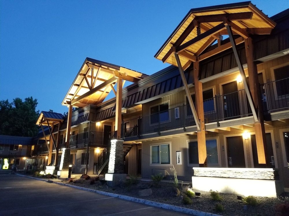 Sun Country Inn1