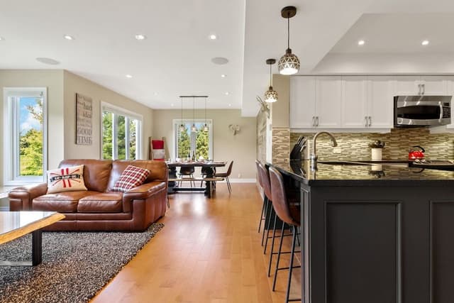 Deluxe Condo, 3 Bedrooms (204 Sierra Lane - No Pets Allowed)