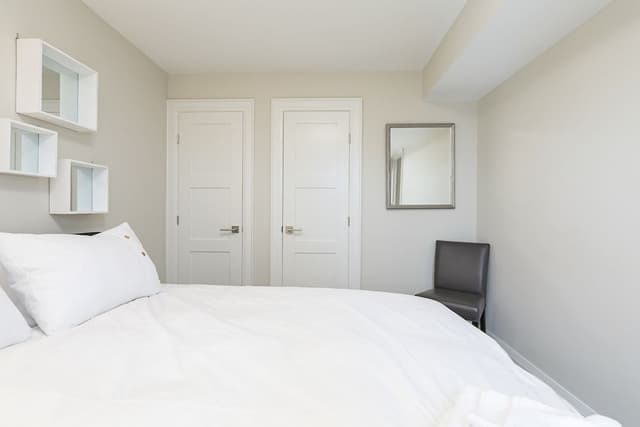 Luxury Condo, 3 Bedrooms (213 Sierra Lane - No Pets Allowed)