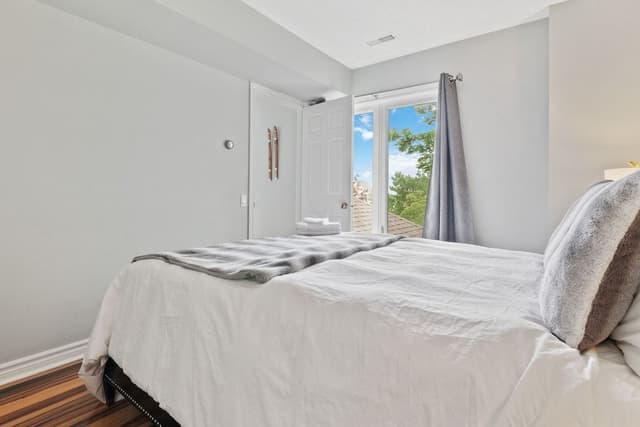 Luxury Condo, 3 Bedrooms (205 Sierra Lane - Pet Friendly)