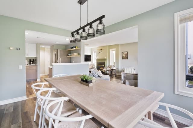 Grand Condo, 3 Bedrooms (119 Sierra Lane - No Pets Allowed)