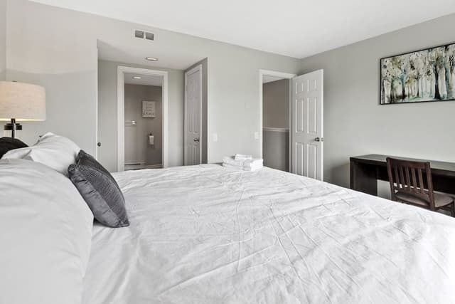Luxury Condo, 3 Bedrooms (205 Sierra Lane - Pet Friendly)