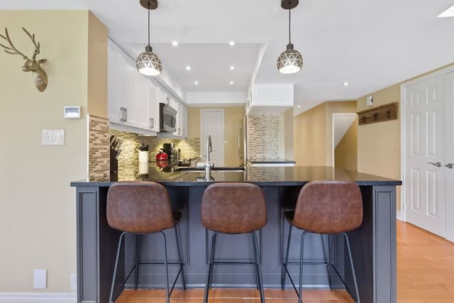 Deluxe Condo, 3 Bedrooms (204 Sierra Lane - No Pets Allowed)