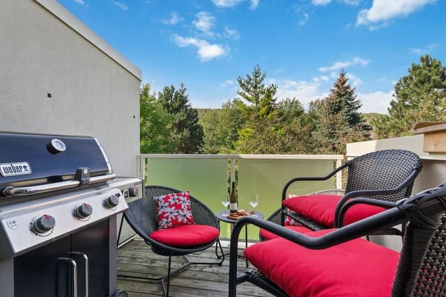 Deluxe Condo, 3 Bedrooms (204 Sierra Lane - No Pets Allowed)