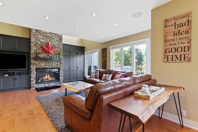 Deluxe Condo, 3 Bedrooms (204 Sierra Lane - No Pets Allowed)
