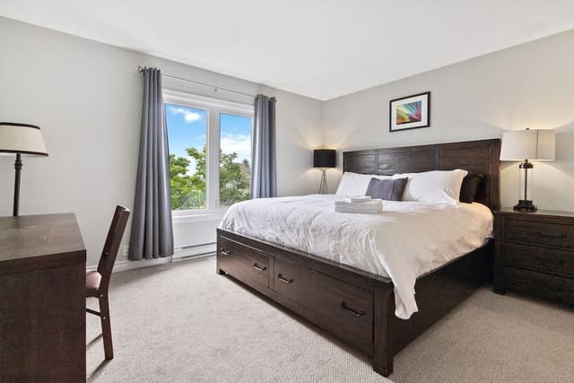 Luxury Condo, 3 Bedrooms (205 Sierra Lane - Pet Friendly)
