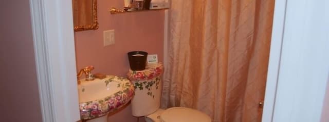 Room (The Longstreet)