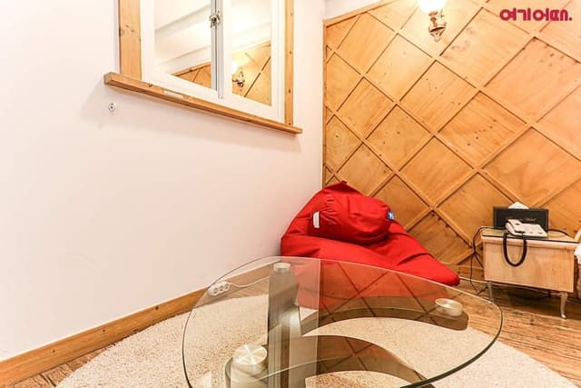 Single Room (Included Breakfast for 1, Surcharge for 2 on the spot)