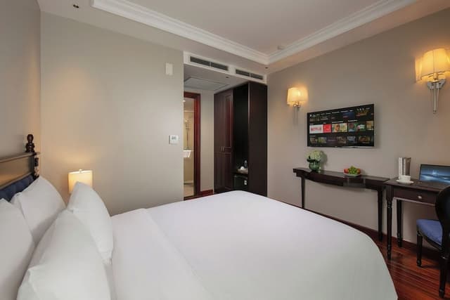 Executive Room, City View