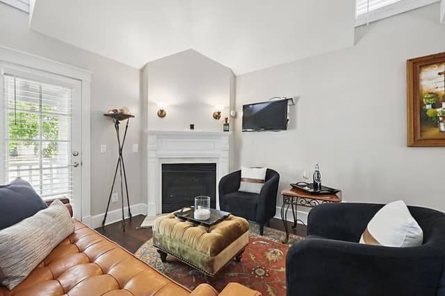 Luxury Room, 1 King Bed, Non Smoking (The Carriage House)