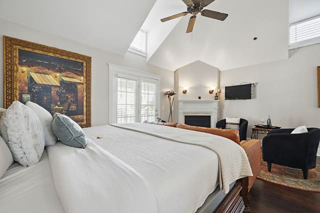 Luxury Room, 1 King Bed, Non Smoking (The Carriage House)