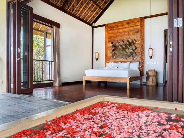 Luxury Villa, 6 Bedrooms, Private Pool, Beachfront