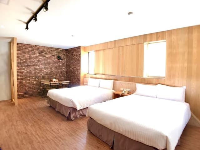 Comfort Quadruple Room (2 Shower Rooms)