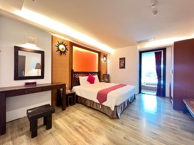Deluxe Double Room, Bathtub, Mountain View