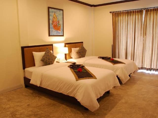 Deluxe Twin Bed